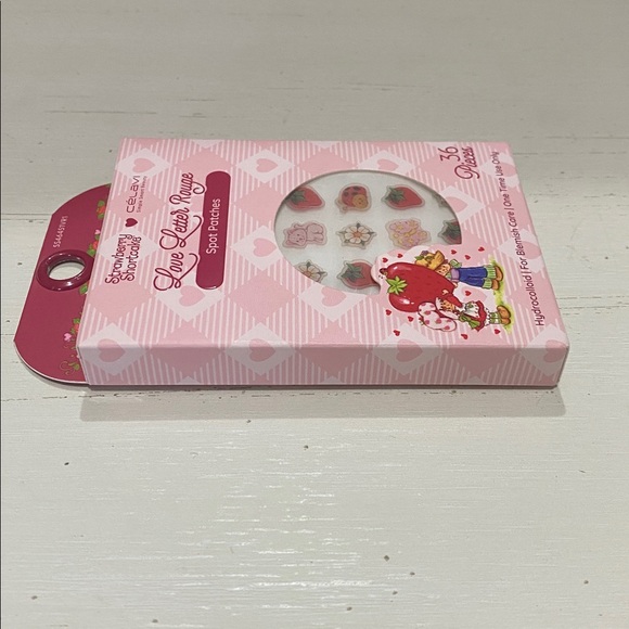 STRAWBERRY SHORTCAKE SPOT PATCHES -36 Pieces - Picture 2 of 5